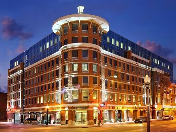 Hampton Inn & Suites Columbus Downtown
