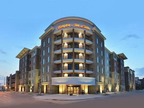 Hampton Inn & Suites Des Moines Downtown
