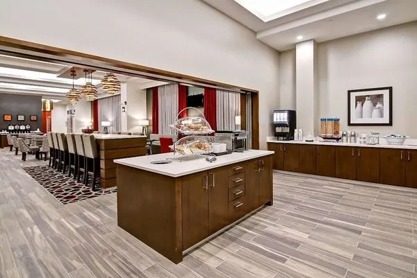 Hampton Inn & Suites-Grande Prairie