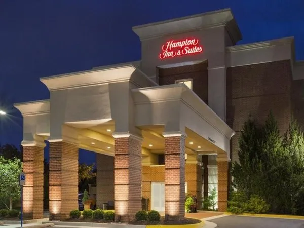 Hampton Inn & Suites Herndon-Reston