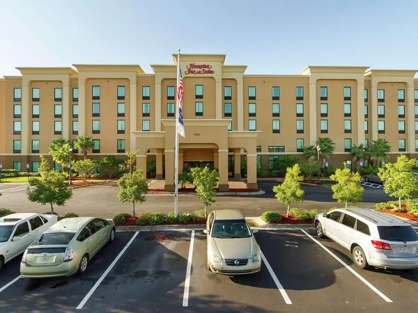 Hampton Inn & Suites Jacksonville-Airport
