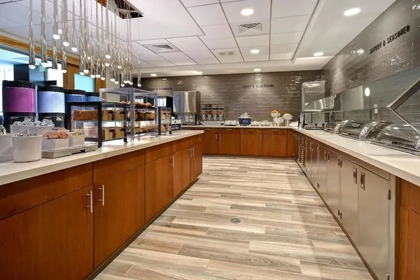 Hampton Inn & Suites Las Vegas Convention Center