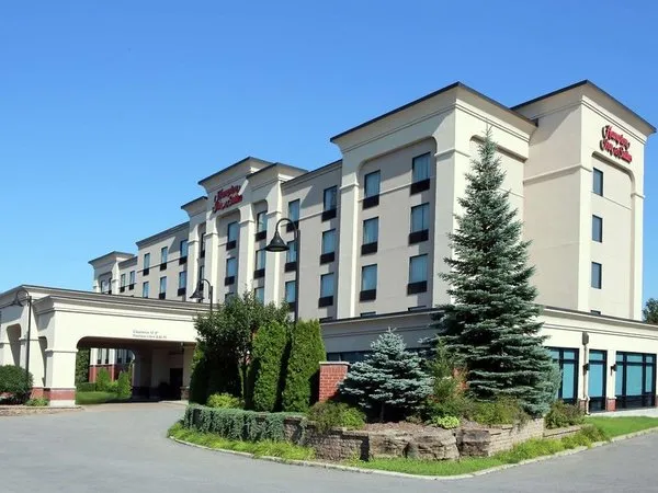 Hampton Inn & Suites Laval Quebec