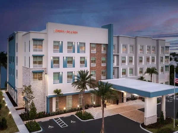 Hampton Inn & Suites Naples South by Hilton