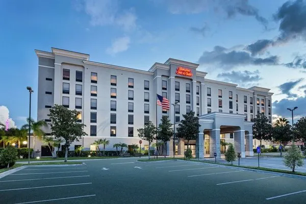 Hampton Inn & Suites Orlando Intl Dr N