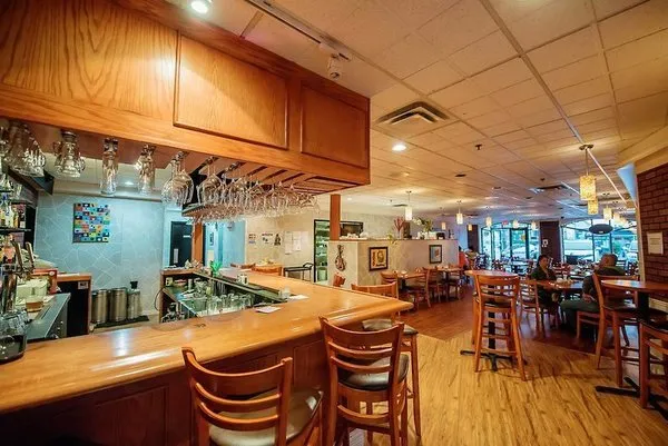 Harrison Lake Hotel