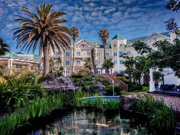 Hemingways Hotel