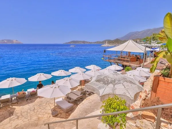 Hera Hotel