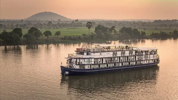 Heritage Line (Jayavarman, Ho Chi Minh Stadt - Siem Reap)