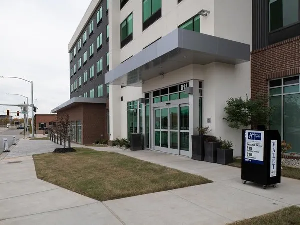 Holiday Inn Express and Suites Little Rock Downtown, an IHG Hotel