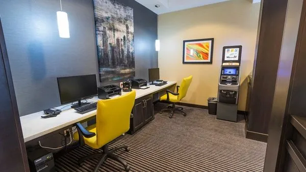 Holiday Inn Express And Suites Thunder Bay