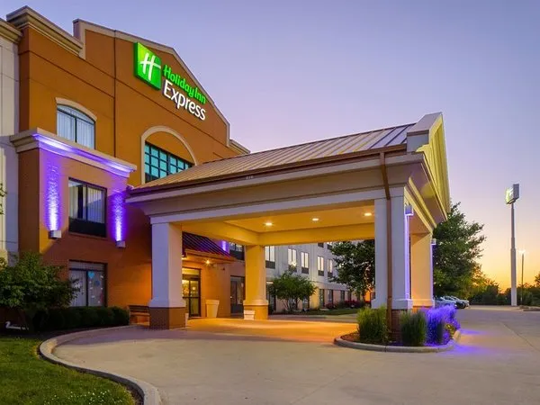 Holiday Inn Express Bloomington West