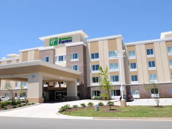 Holiday Inn Express Covington-Madisonville