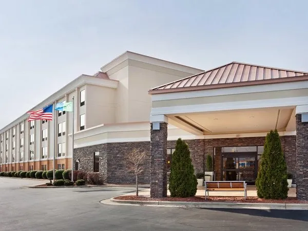 Holiday Inn Express Greensboro (I-40 @ Wendover)