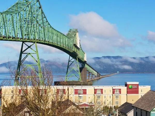 Holiday Inn Express Hotel & Suites Astoria