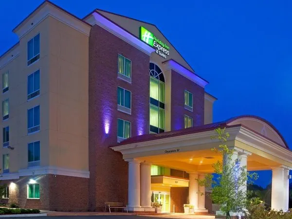 Holiday Inn Express Hotel & Suites Chaffee-Jacksonville West