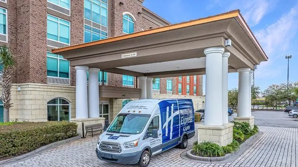 Holiday Inn Express Hotel & Suites Charleston Arpt-Conv Ctr Area