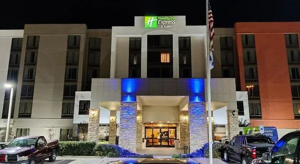 Holiday Inn Express Hotel & Suites Dallas Ft. Worth Airport South