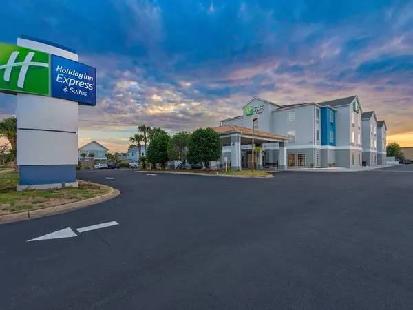 Holiday Inn Express Hotel & Suites Destin (Mid Bay Bridge)