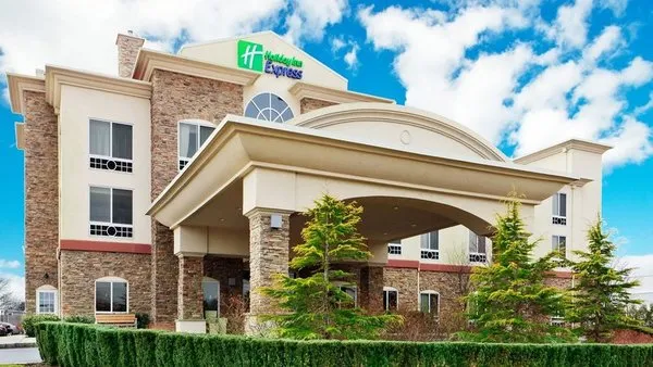 Holiday Inn Express Hotel & Suites Long Island - East End