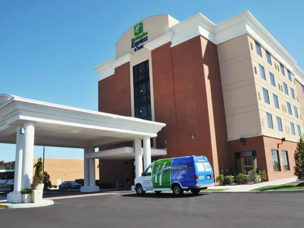 Holiday Inn Express Hotel & Suites Norfolk Airport
