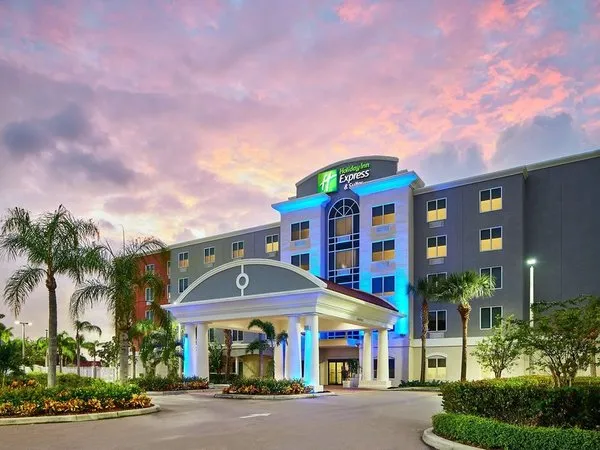 Holiday Inn Express Hotel & Suites Port St. Lucie