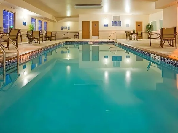 Holiday Inn Express Hotel & Suites Sioux Falls At Empire Mall