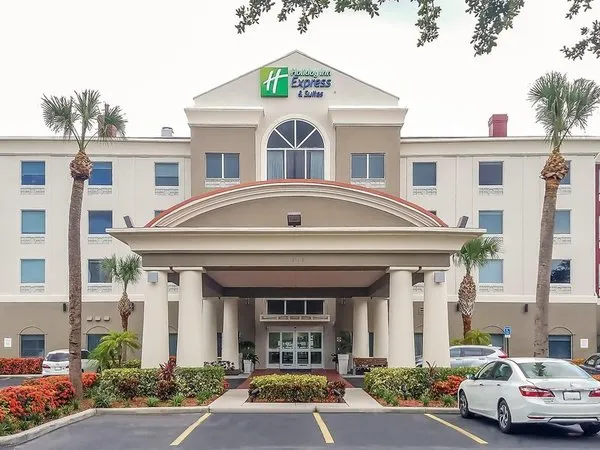 Holiday Inn Express Hotel & Suites St. Petersburg North (I-275)