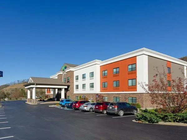 Holiday Inn Express Hotel & Suites Weston