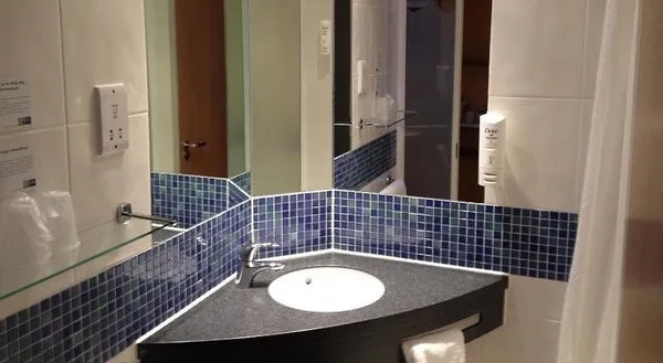 Holiday Inn Express London-Epsom Downs