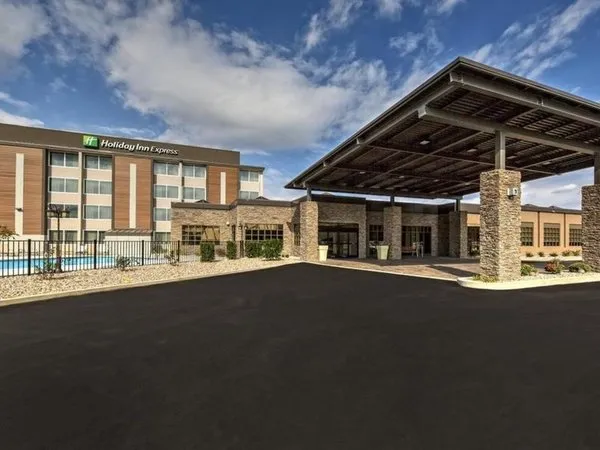 Holiday Inn Express Louisville Airport Expo Center