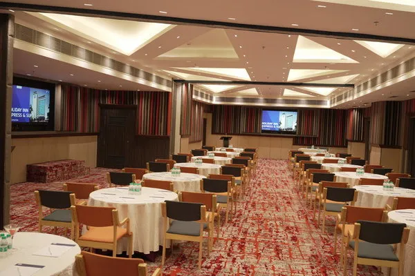 Holiday Inn Express & Suites