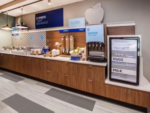 Holiday Inn Express & Suites Anchorage - Midtown