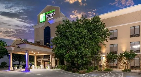 Holiday Inn Express & Suites Arlington (I-20-Parks Mall)