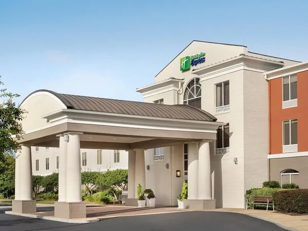 Holiday Inn Express & Suites Auburn - University Area