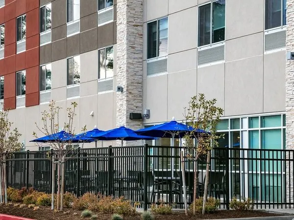 Holiday Inn Express & Suites Bend South