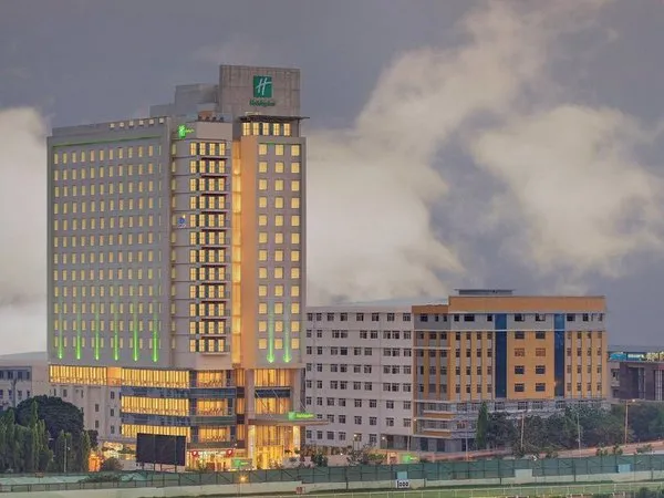 Holiday Inn Express & Suites Bengaluru Racecourse
