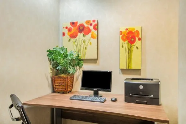 Holiday Inn Express & Suites Brattleboro