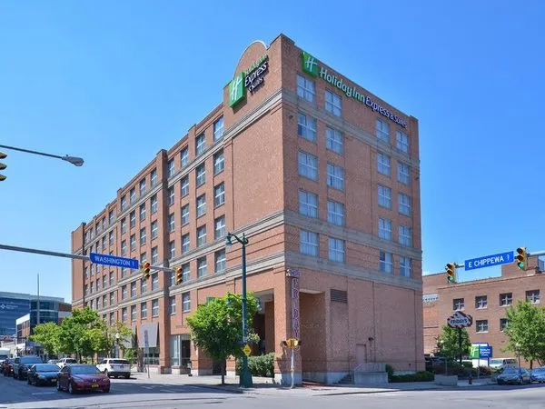 Holiday Inn Express & Suites Buffalo Downtown
