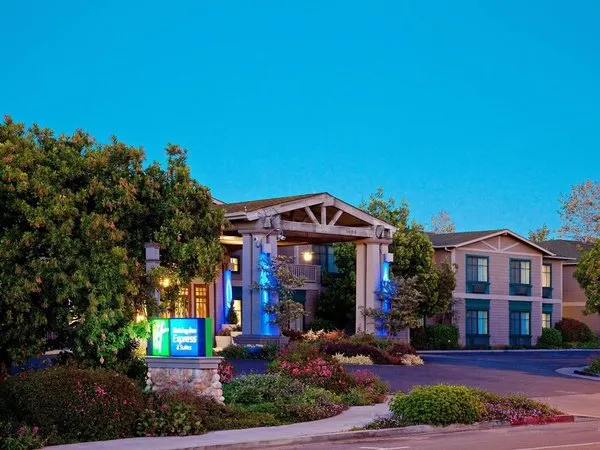 Holiday Inn Express & Suites Carpinteria