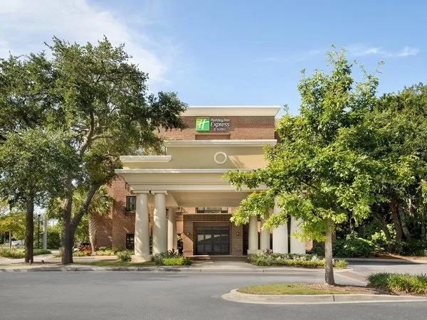 Holiday Inn Express & Suites Charleston - Mount Pleasant