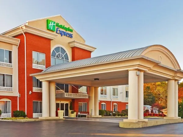 Holiday Inn Express & Suites Chattanooga East Ridge