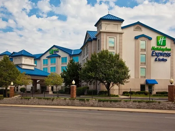 Holiday Inn Express & Suites Chicago-Midway Airport