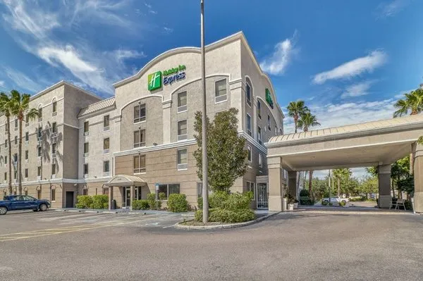 Holiday Inn Express & Suites Clearwater/Us 19 N