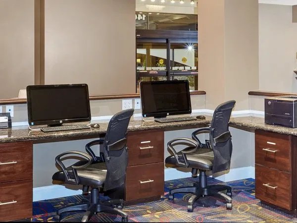 Holiday Inn Express & Suites Columbia Univ Area - Hwy 63