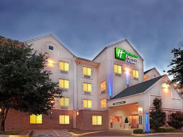 Holiday Inn Express & Suites Dallas Park Central Northeast