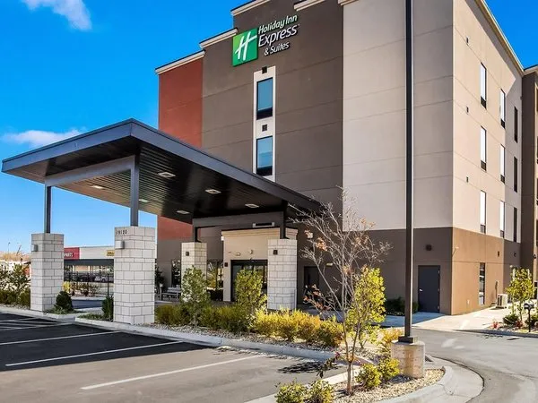 Holiday Inn Express & Suites East Tulsa - Catoosa