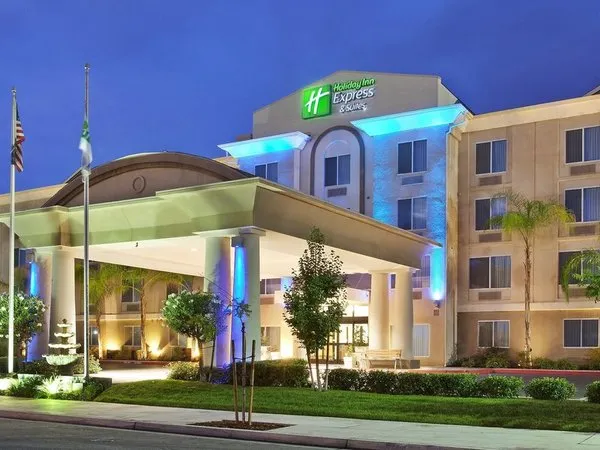 Holiday Inn Express & Suites Fresno (River Park) Hwy 41
