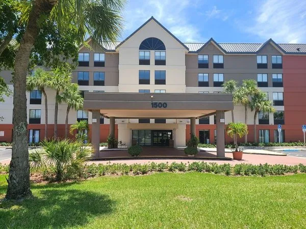 Holiday Inn Express & Suites - Ft Lauderdale N - Exec Airport