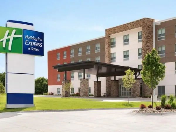 Holiday Inn Express & Suites Ft Myers Beach-Sanibel Gateway